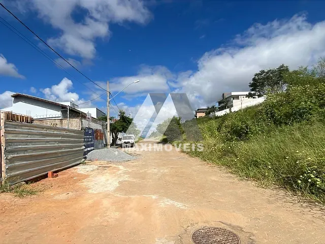 Terreno com 360m², à venda, no bairro São Geraldo em Araçuaí