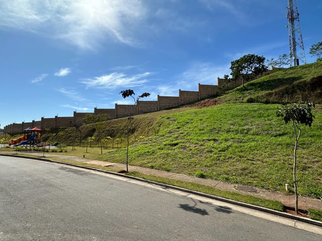 Terreno com 316m², à venda, no bairro Teixeiras em Juiz de Fora