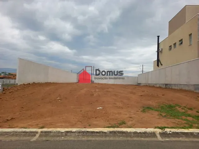 Terreno com 420m², à venda, no bairro Mombaça em Pindamonhangaba