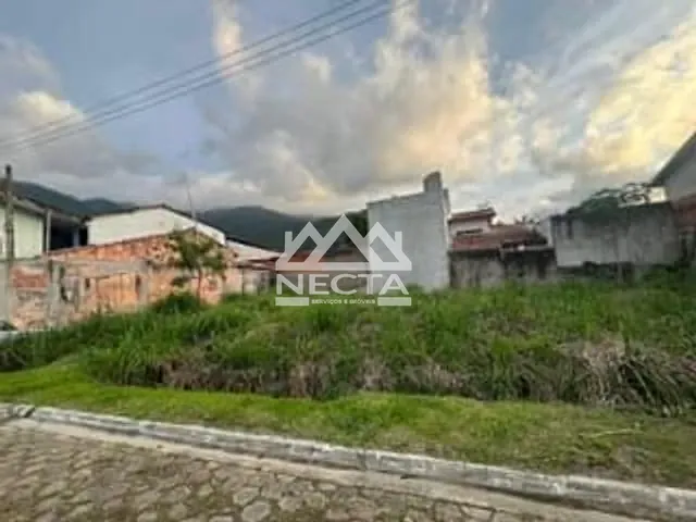 Terreno com 230m², à venda, no bairro Enseada em São Sebastião