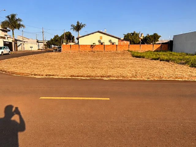 Terreno com 335m², à venda, no bairro Residencial das Torres em Cambé