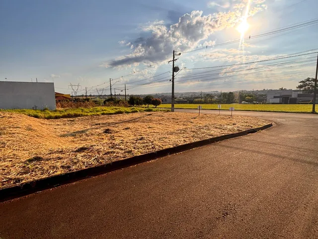 Terreno com 335m², à venda, no bairro Residencial das Torres em Cambé