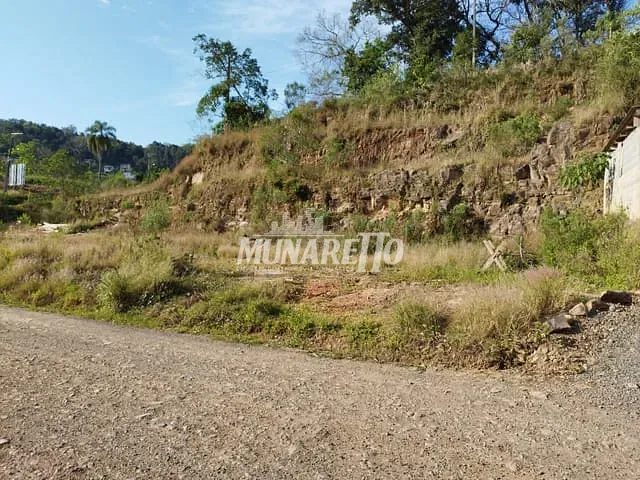 Terreno com 379m², à venda, no bairro Centro em Piratuba