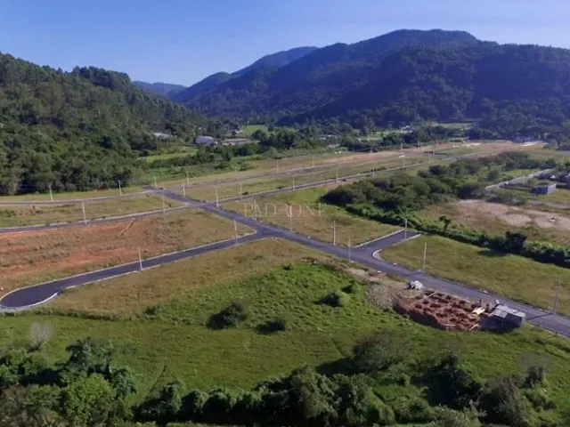 Terreno com 300m², à venda, no bairro Rio Pequeno em Camboriú