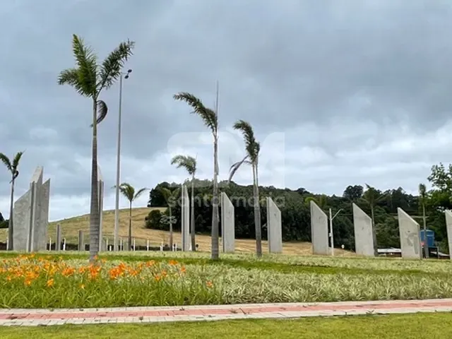 Terreno com 360m², à venda, no bairro Florência em Chapecó