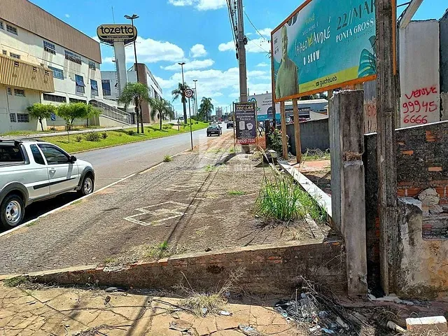 Terreno com 428m², à venda, no bairro Uvaranas em Ponta Grossa