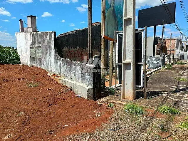 Terreno com 428m², à venda, no bairro Uvaranas em Ponta Grossa