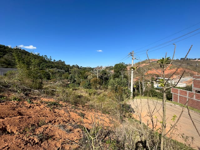 Terreno com 402m², à venda, no bairro Salvaterra em Juiz de Fora