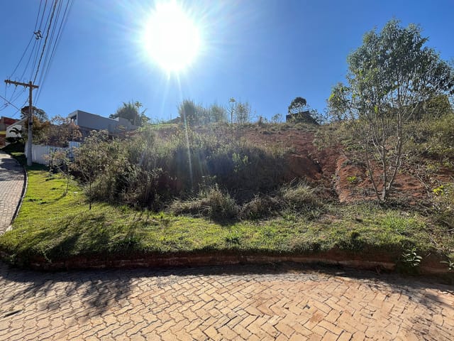 Terreno com 402m², à venda, no bairro Salvaterra em Juiz de Fora