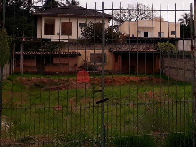 Terreno com 675m², à venda, no bairro Jardim Residencial Doutor Lessa em Pindamonhangaba
