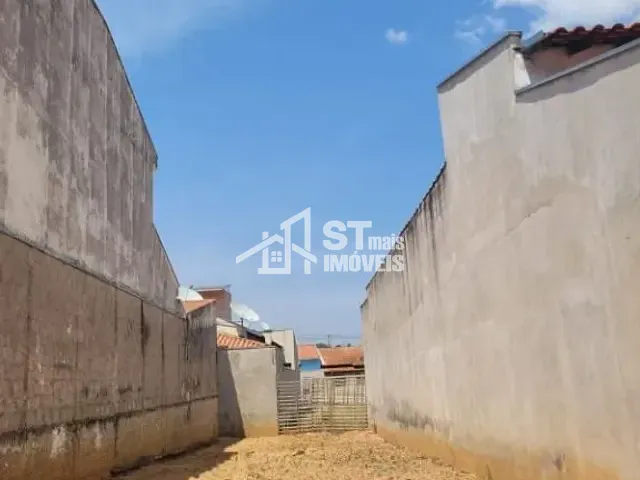 Terreno com 150m², à venda, no bairro Jardim Ipe em Andradas
