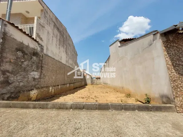 Terreno com 150m², à venda, no bairro Jardim Ipe em Andradas