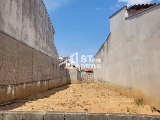 Terreno com 150m², à venda, no bairro Jardim Ipe em Andradas