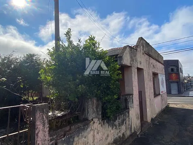 Terreno com 880m², à venda, no bairro Orfãs em Ponta Grossa