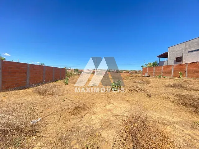 Terreno com 360m², à venda, no bairro São Francisco II em Araçuaí