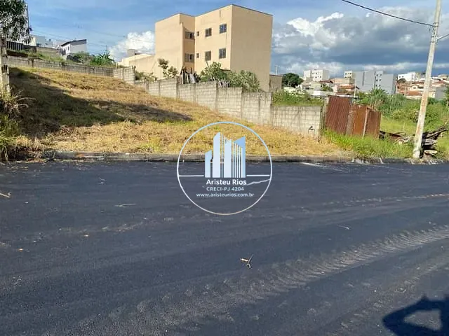 Terreno com 300m², à venda, no bairro Cidade Vergani em Pouso Alegre