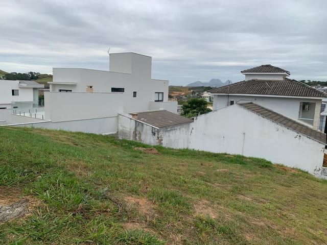 Terreno com 328m², à venda, no bairro Vale dos Cristais em Macaé