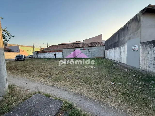 Terreno com 376m², à venda, no bairro Galo Branco em São José Dos Campos