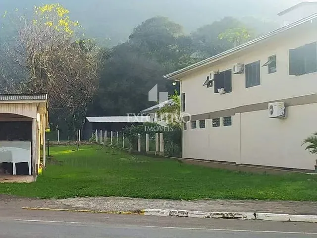 Terreno com 450m², à venda, no bairro Centro em Travesseiro