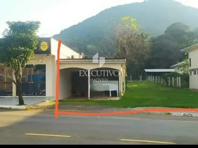 Terreno com 450m², à venda, no bairro Centro em Travesseiro