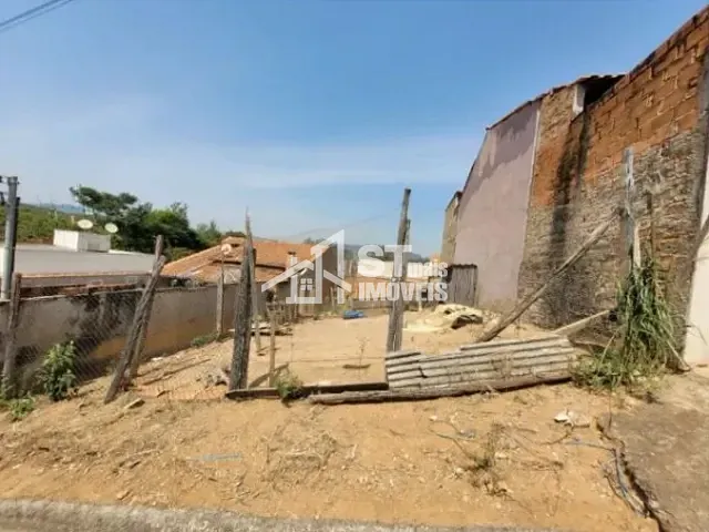 Terreno com 160m², à venda, no bairro Jardim Santa Lúcia em Andradas