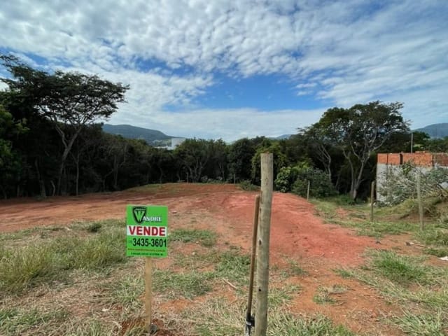 Terreno com 300m², à venda, no bairro Recanto do Sol em Extrema