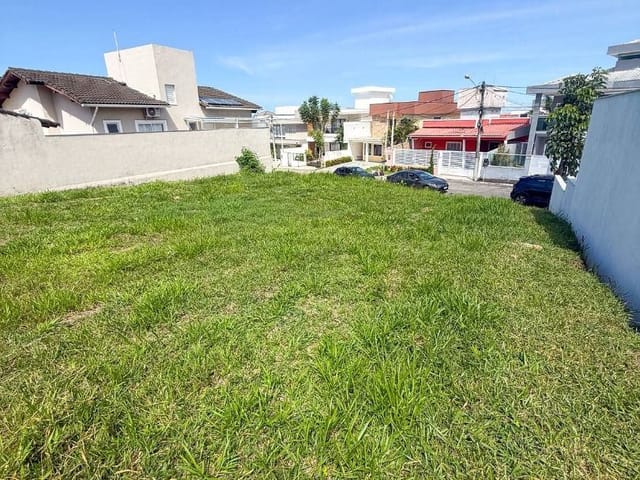 Terreno com 303m², à venda, no bairro Lagoa em Macaé