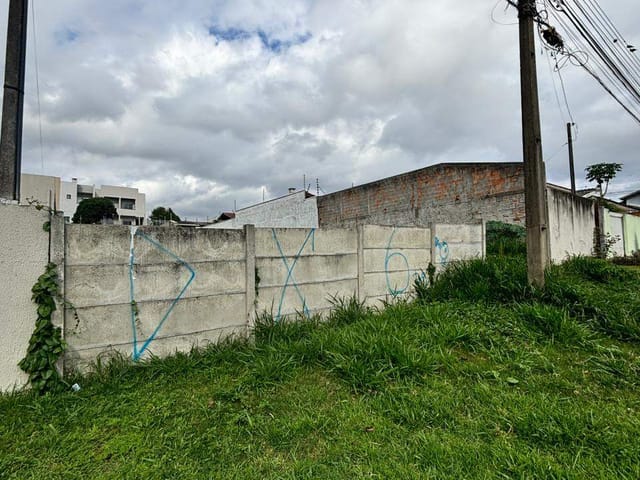 Terreno com 528m², à venda, no bairro Uvaranas em Ponta Grossa