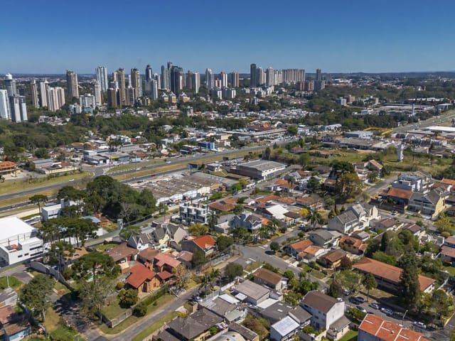 Terreno com 408m², à venda, no bairro Santo Inácio em Curitiba