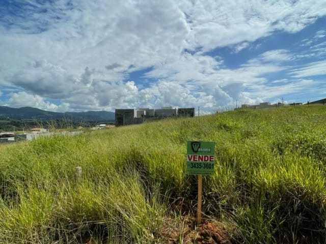 Terreno com 300m², à venda, no bairro Recanto do Sol em Extrema