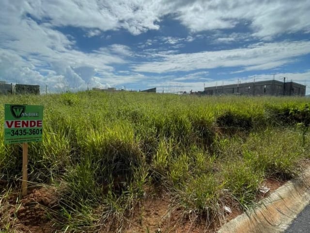Terreno com 300m², à venda, no bairro Recanto do Sol em Extrema