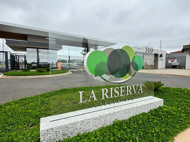 Terreno com 517m², à venda, no bairro Uvaranas em Ponta Grossa