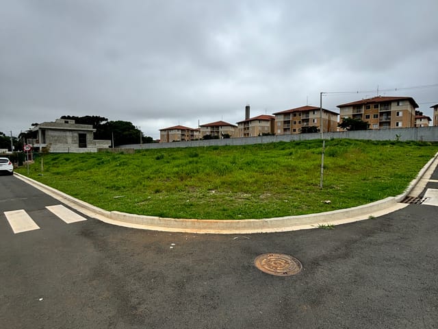 Terreno com 517m², à venda, no bairro Uvaranas em Ponta Grossa