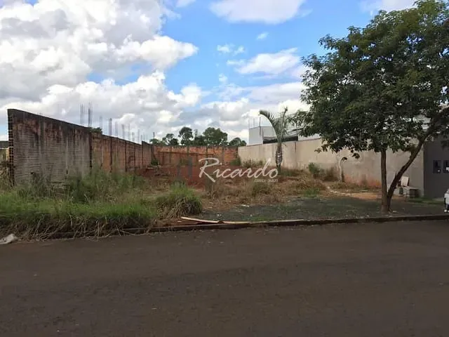 Terreno com 335m², à venda, no bairro Vila Cascata em Arapongas