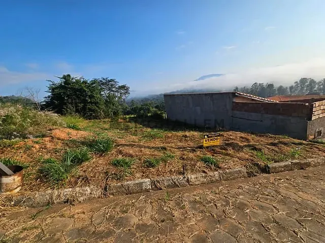 Terreno com 251m², à venda, no bairro Santa Barbara em Piranguinho