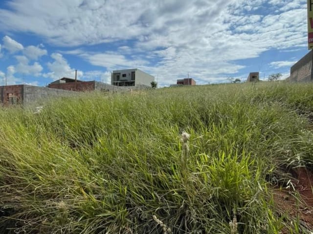 Terreno com 300m², à venda, no bairro Recanto do Sol em Extrema