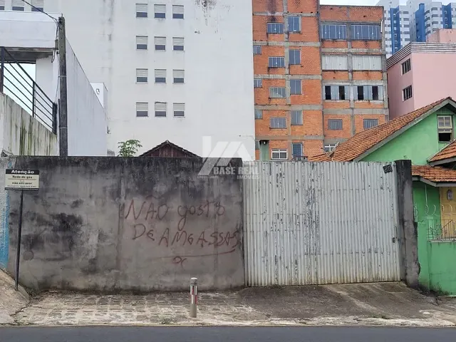 Terreno com 385m², à venda, no bairro Centro em Ponta Grossa