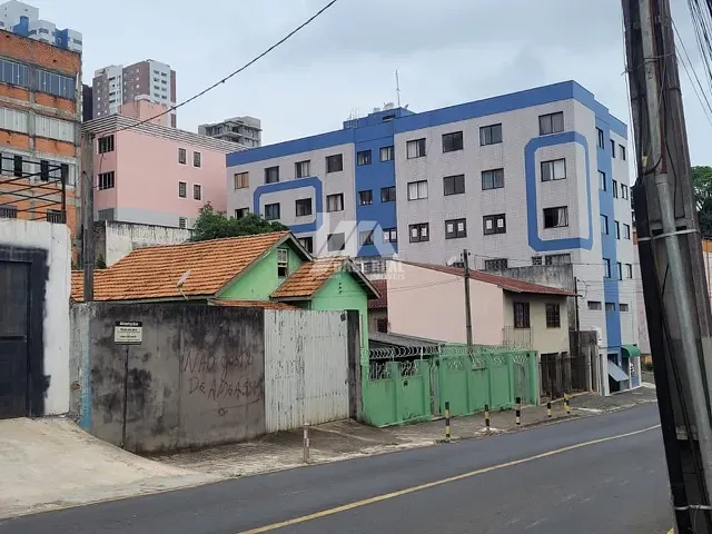 Terreno com 385m², à venda, no bairro Centro em Ponta Grossa