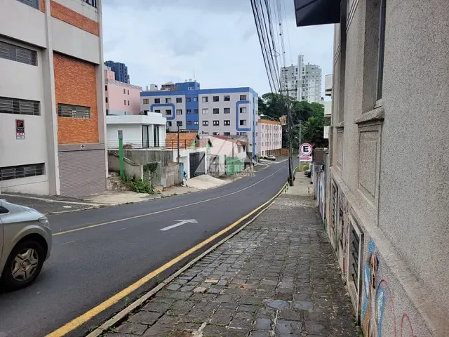 Terreno com 385m², à venda, no bairro Centro em Ponta Grossa