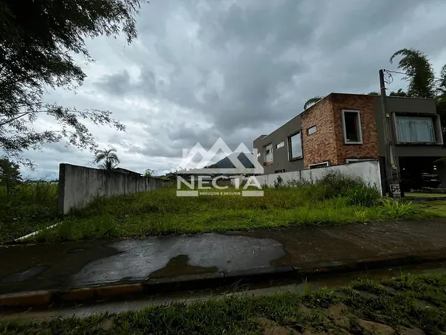 Terreno com 809m², à venda, no bairro Massaguaçu em Caraguatatuba