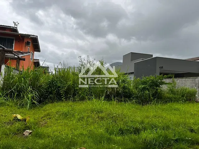 Terreno com 809m², à venda, no bairro Massaguaçu em Caraguatatuba