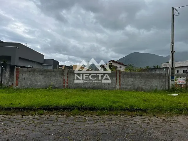 Terreno com 809m², à venda, no bairro Massaguaçu em Caraguatatuba