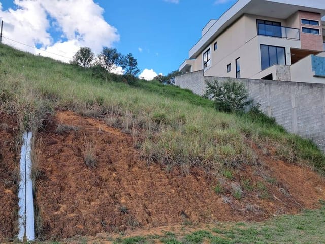 Terreno com 693m², à venda, no bairro Aeroporto em Juiz de Fora