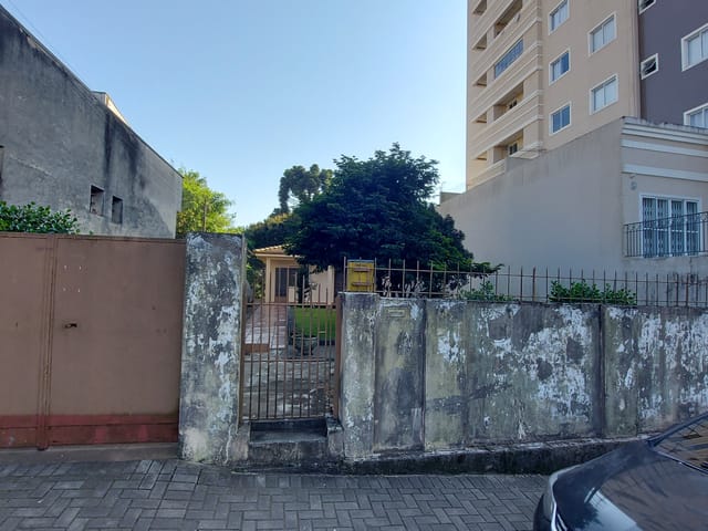 Terreno com 1100m², à venda, no bairro Centro em Ponta Grossa