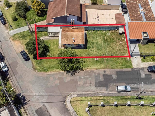 Terreno à venda, no bairro Campina do Siqueira em Curitiba