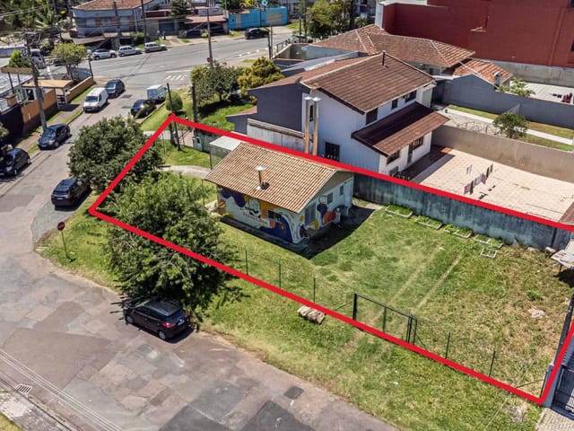 Terreno à venda, no bairro Campina do Siqueira em Curitiba