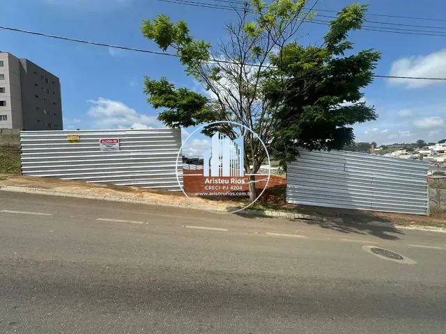 Terreno com 1100m², para alugar, no bairro Parque Real em Pouso Alegre