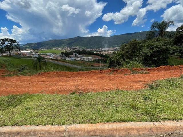Terreno com 200m², à venda, no bairro Loteamento Sierra em Extrema