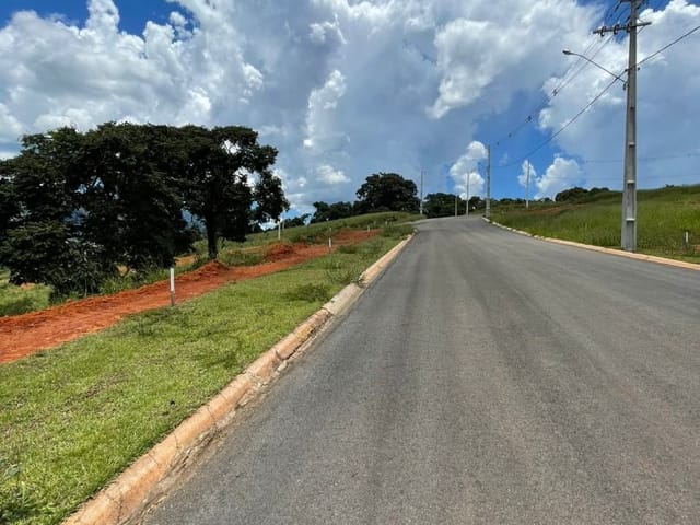 Terreno com 200m², à venda, no bairro Loteamento Sierra em Extrema