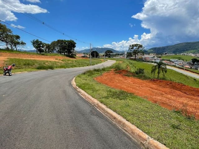 Terreno com 200m², à venda, no bairro Loteamento Sierra em Extrema